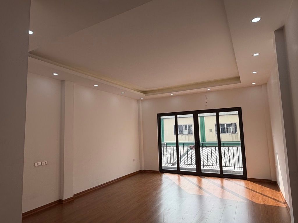 Bán nhà Ngọc Hồi - diện tích 50m2 6 tầng - Ô TÔ - THANG MÁY - NHÀ CỰC ĐẸP - giá 17,9 tỷ