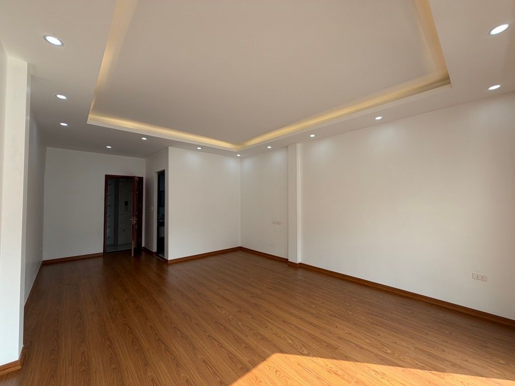 Bán nhà Ngọc Hồi - diện tích 50m2 6 tầng - Ô TÔ - THANG MÁY - NHÀ CỰC ĐẸP - giá 17,9 tỷ