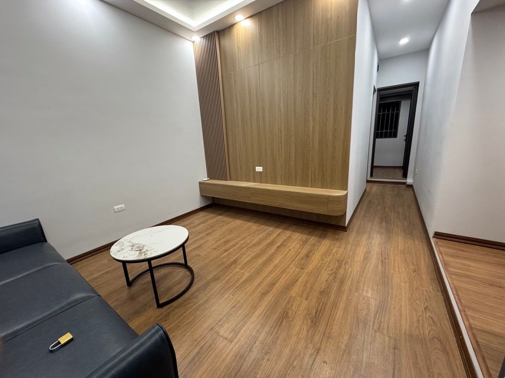 Bán nhà Lương Thế Vinh - diện tích 75m2 1 tầng - Căn hộ tập thể đẹp, giá 3,8 tỷ