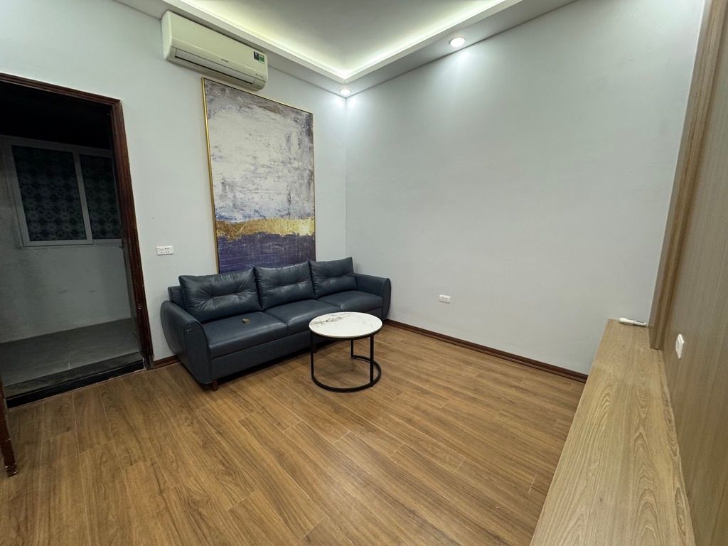 Bán nhà Lương Thế Vinh - diện tích 75m2 1 tầng - Căn hộ tập thể đẹp, giá 3,8 tỷ