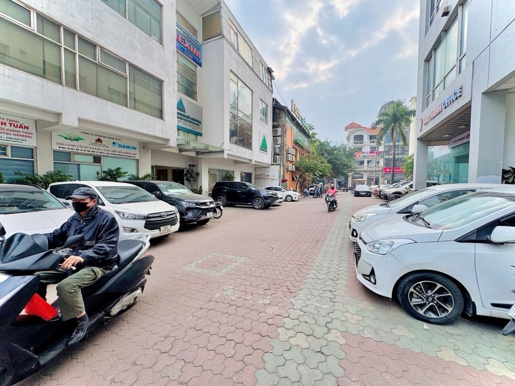 Bán nhà Thái Thịnh - diện tích 68m2 1 tầng - 2 mặt phố - giá 7,2 tỷ