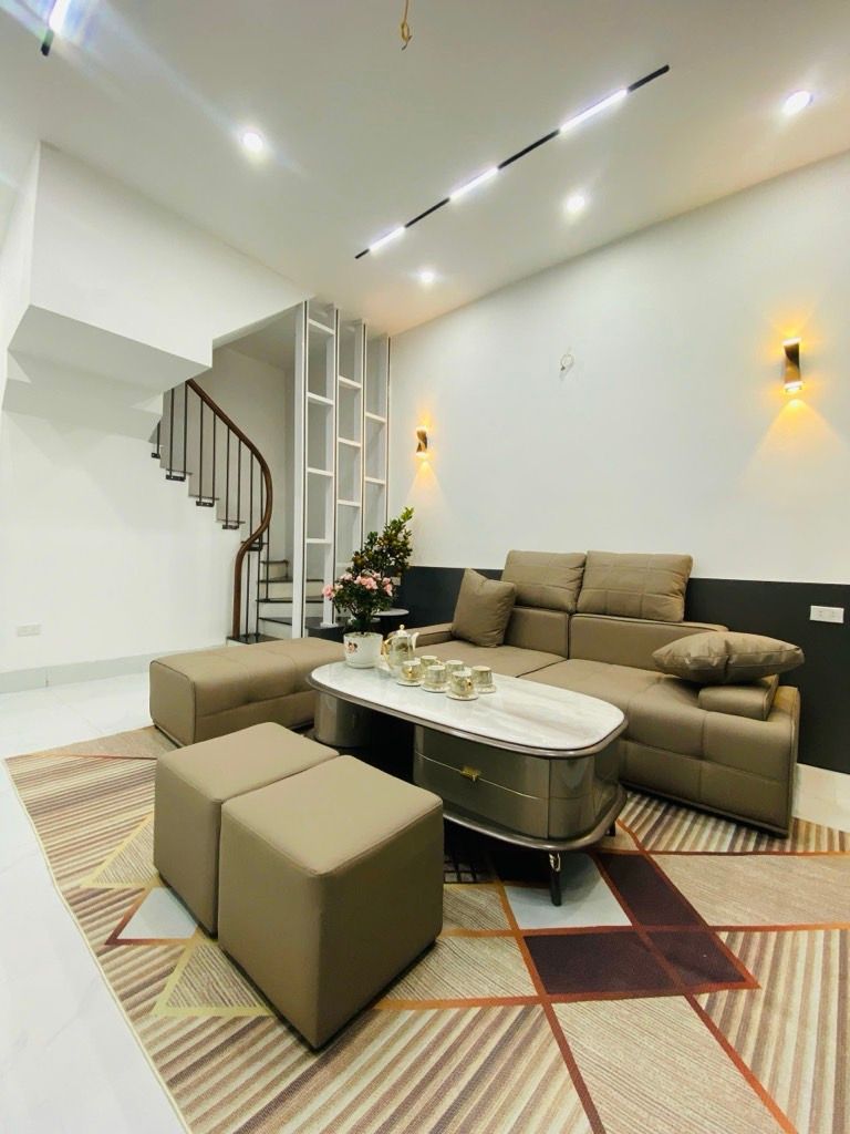 Bán nhà Lương Khánh Thiện - diện tích 26,5m2 5 tầng - Ô TÔ VF3 CHẠY VÒNG QUANH - giá 9,35 tỷ