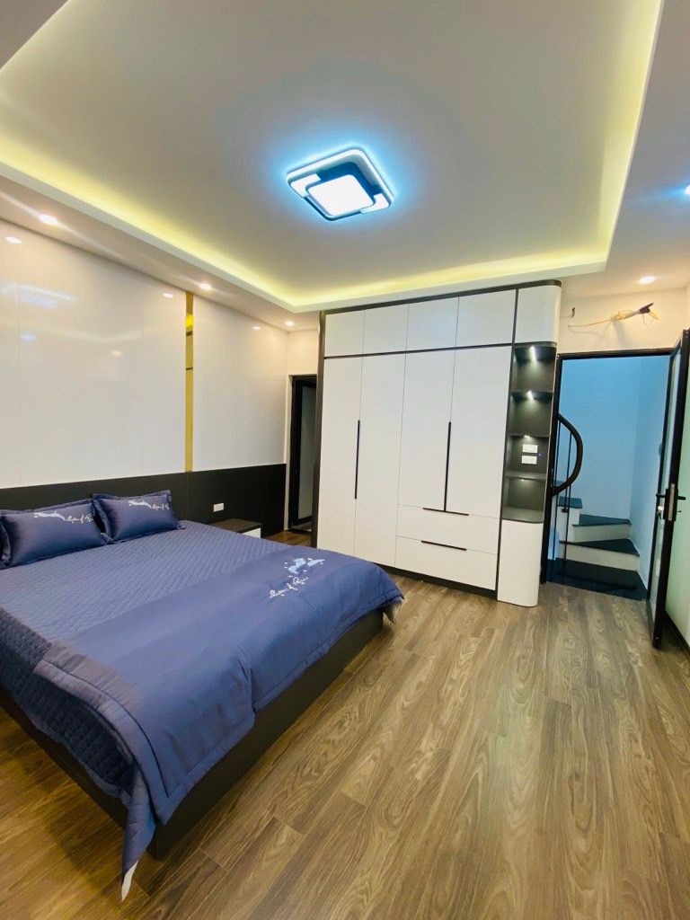 Bán nhà Lương Khánh Thiện - diện tích 26,5m2 5 tầng - Ô TÔ VF3 CHẠY VÒNG QUANH - giá 9,35 tỷ