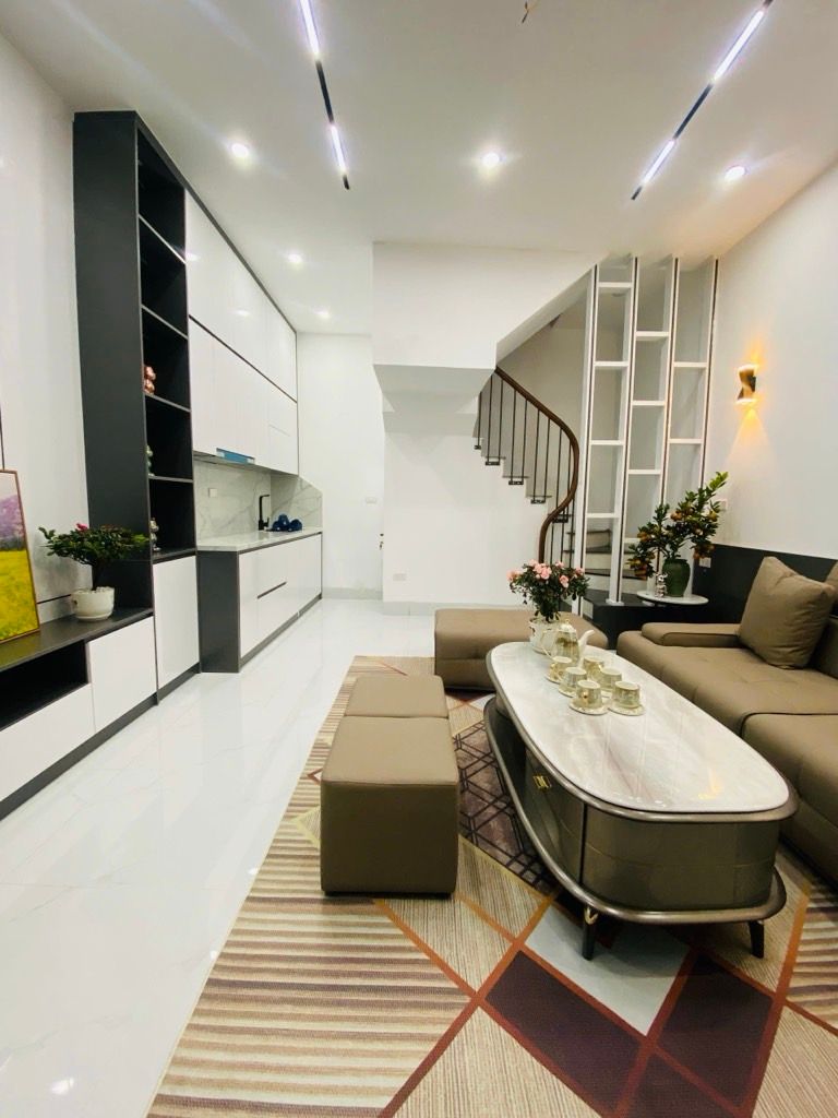 Bán nhà Lương Khánh Thiện - diện tích 26,5m2 5 tầng - Ô TÔ VF3 CHẠY VÒNG QUANH - giá 9,35 tỷ