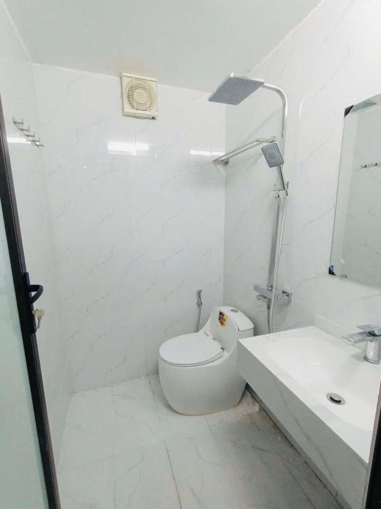 Bán nhà Lương Khánh Thiện - diện tích 26,5m2 5 tầng - Ô TÔ VF3 CHẠY VÒNG QUANH - giá 9,35 tỷ