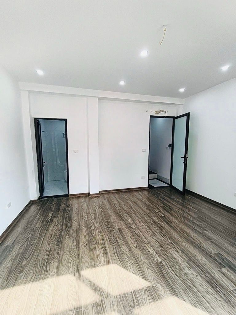 Bán nhà Lương Khánh Thiện - diện tích 26,5m2 5 tầng - Ô TÔ VF3 CHẠY VÒNG QUANH - giá 9,35 tỷ