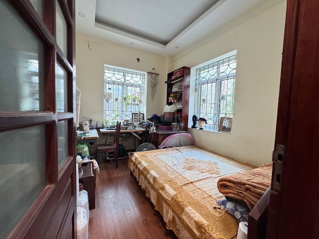 Bán nhà Hoàng Đạo Thúy - diện tích 49,2m2 1 tầng - Lô góc - giá 4,9 tỷ