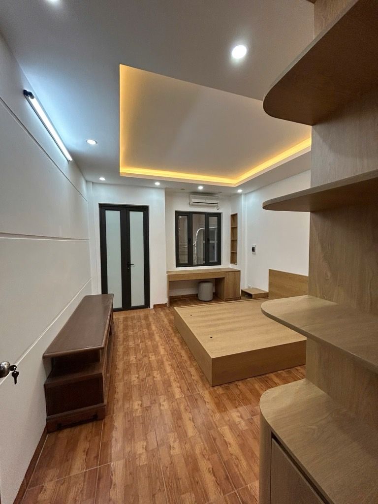 Bán nhà Vĩnh Hưng - diện tích 30m2 5 tầng - Cách ô tô tránh 30m - giá 7,58 tỷ