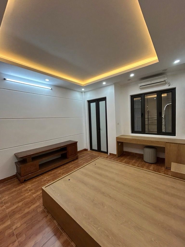 Bán nhà Vĩnh Hưng - diện tích 30m2 5 tầng - Cách ô tô tránh 30m - giá 7,58 tỷ