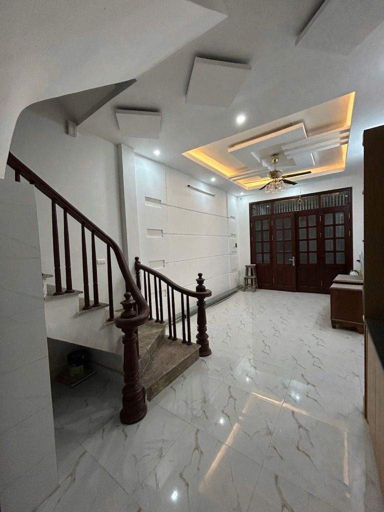 Bán nhà Vĩnh Hưng - diện tích 30m2 5 tầng - Cách ô tô tránh 30m - giá 7,58 tỷ