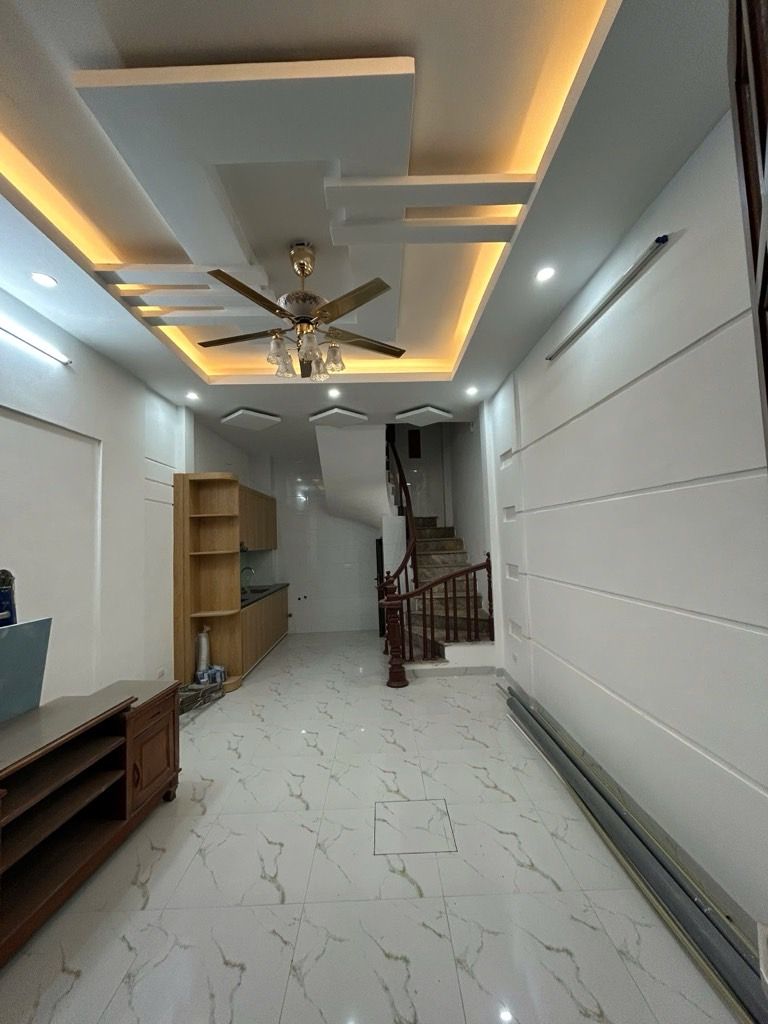 Bán nhà Vĩnh Hưng - diện tích 30m2 5 tầng - Cách ô tô tránh 30m - giá 7,58 tỷ