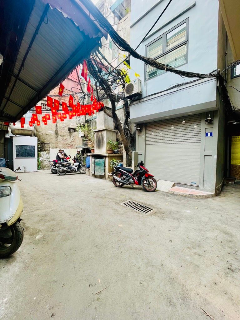 Bán nhà Phố Chợ Khâm Thiên - diện tích 37.7m2 2 tầng - Nhà cũ xác định bán đất - giá 5,8 tỷ