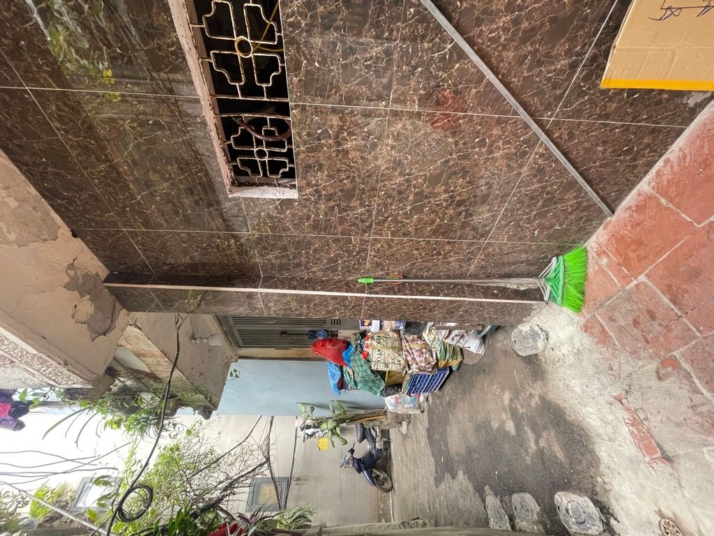 Bán nhà Phố Chợ Khâm Thiên - diện tích 37.7m2 2 tầng - Nhà cũ xác định bán đất - giá 5,8 tỷ