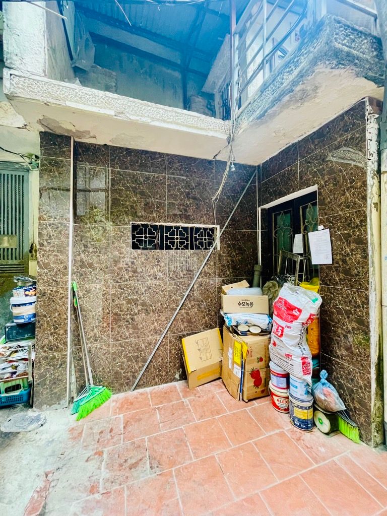 Bán nhà Phố Chợ Khâm Thiên - diện tích 37.7m2 2 tầng - Nhà cũ xác định bán đất - giá 5,8 tỷ