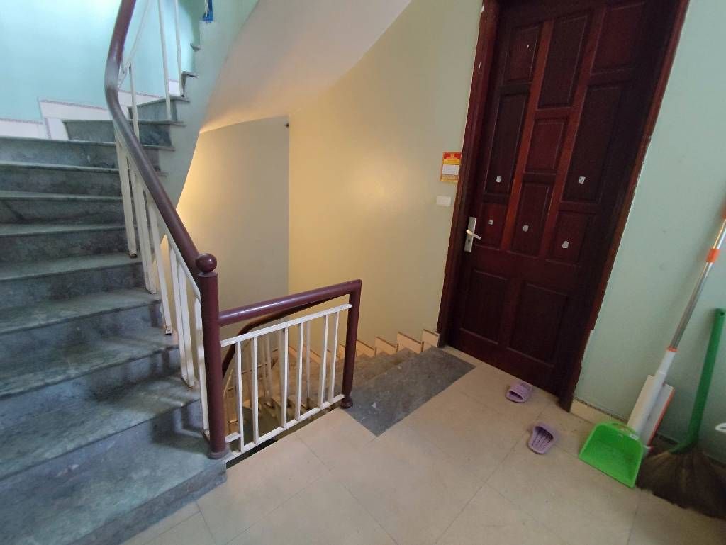 Bán nhà Minh Khai - diện tích 62.7m2 5 tầng - Lô góc - giá 13,9 tỷ