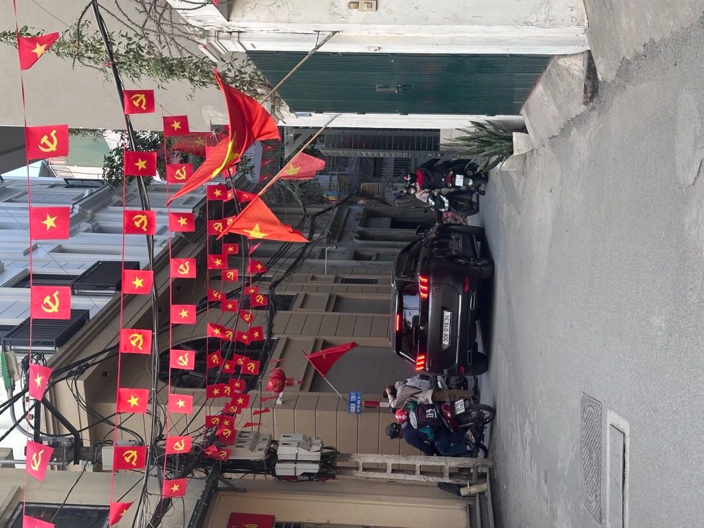 Bán nhà Hoàng Văn Thái - diện tích 44.9m2 4 tầng - ô tô vào nhà - giá 16,5 tỷ