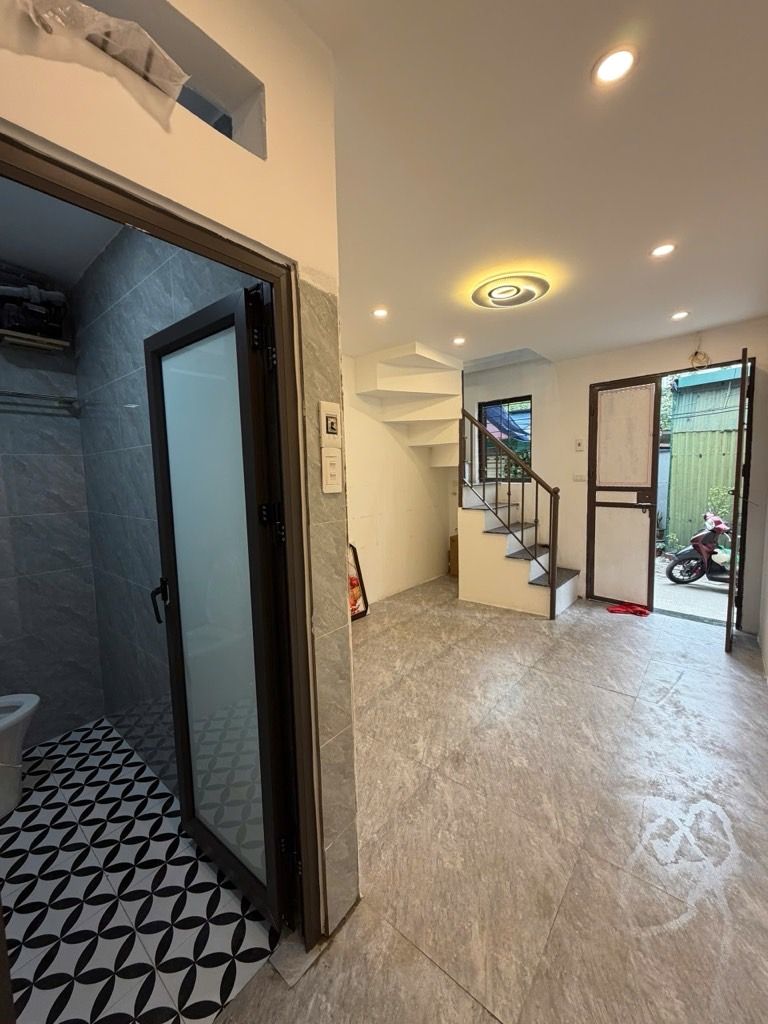 Bán nhà Lĩnh Nam - diện tích 20m2 2 tầng - Nhà đẹp - giá 1,55 tỷ