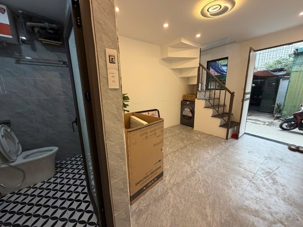 Bán nhà Lĩnh Nam - diện tích 20m2 2 tầng - Nhà đẹp - giá 1,55 tỷ