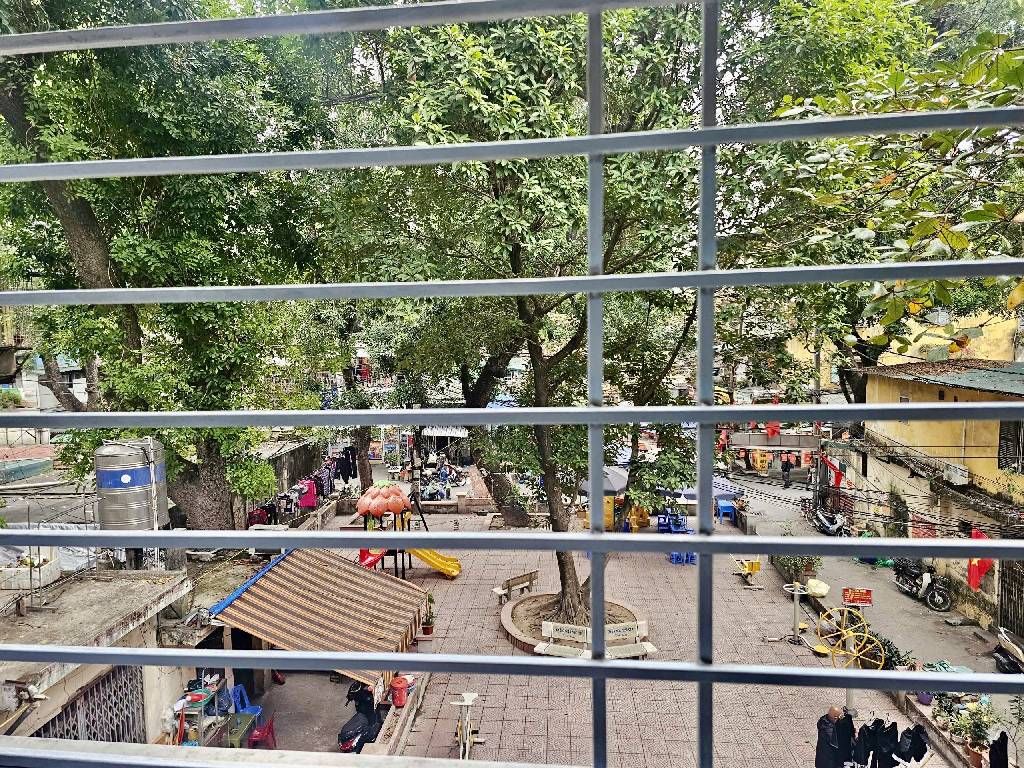 Bán nhà Phương Mai - diện tích 27m2 3 tầng - Lô góc kinh doanh sầm uất - giá 3,8 tỷ