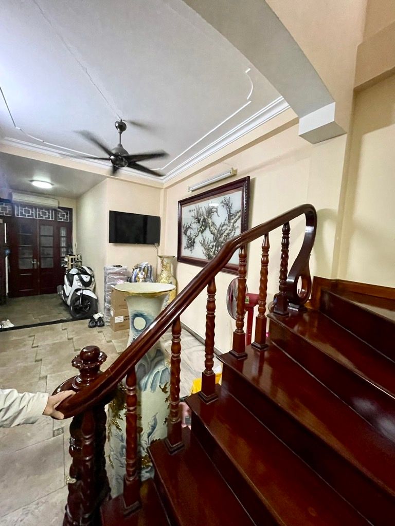 Bán nhà Lương Sử A - diện tích 31m2 5 tầng - Nhà đẹp hiếm có - giá 7,9 tỷ