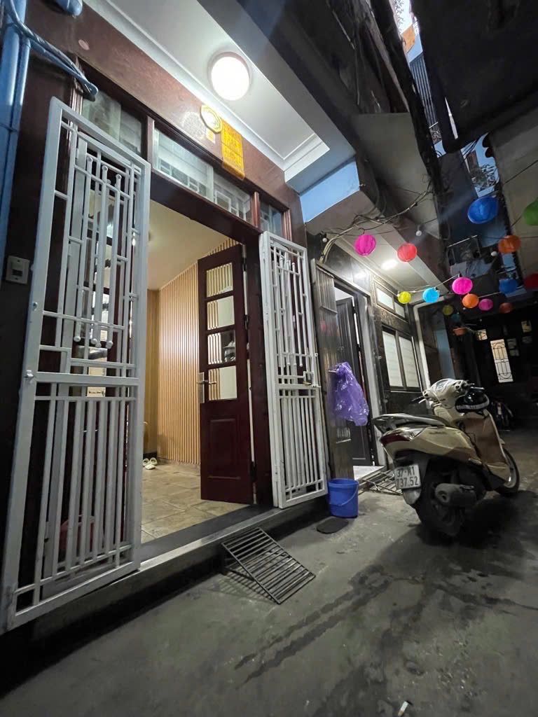 Bán nhà Lương Sử A - diện tích 31m2 5 tầng - Nhà đẹp hiếm có - giá 7,9 tỷ