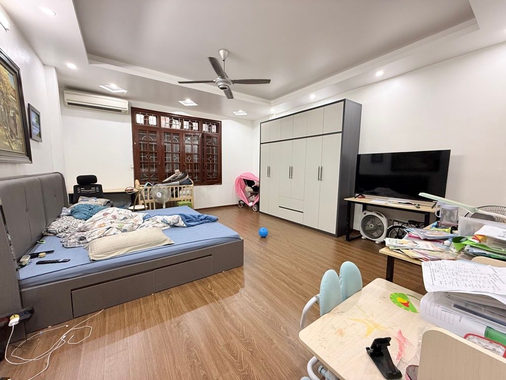 Bán nhà Nguyễn Khoái - diện tích 35,4m2 4 tầng - Mặt tiền siêu đẹp - giá 7,6 tỷ