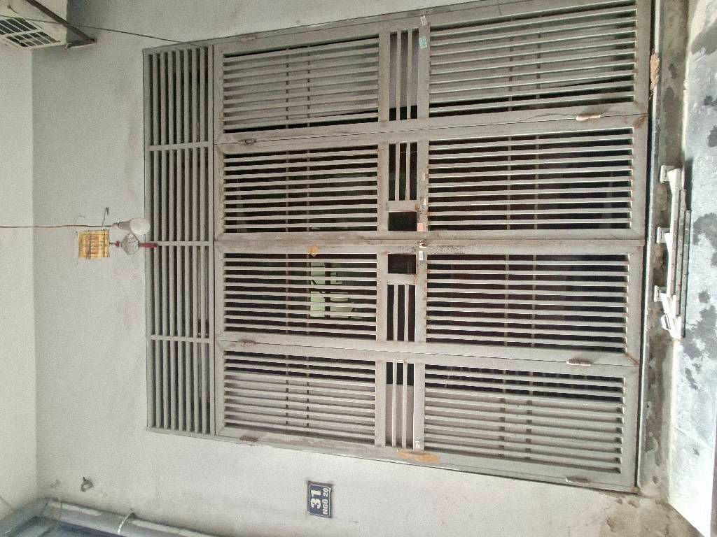 Bán nhà Cự Lộc - diện tích 40m2 5 tầng - Ngõ thông kinh doanh online - giá 9,95 tỷ