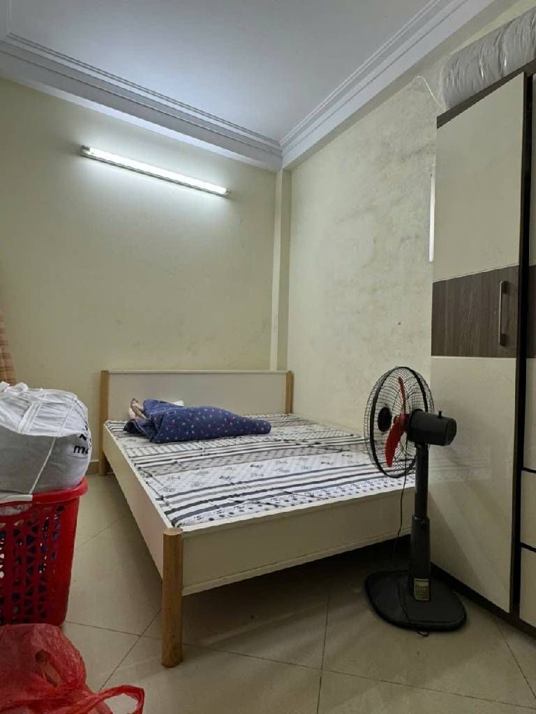 Bán nhà Cự Lộc - diện tích 40m2 5 tầng - Ngõ thông kinh doanh online - giá 9,95 tỷ