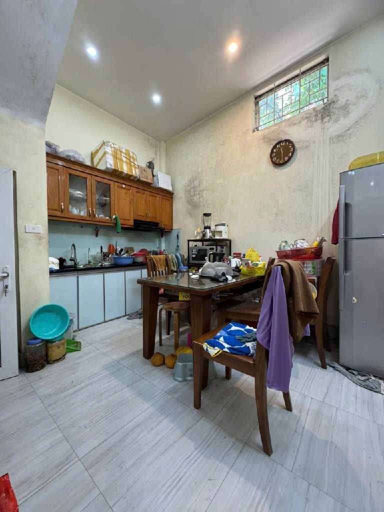 Bán nhà Cự Lộc - diện tích 40m2 5 tầng - Ngõ thông kinh doanh online - giá 9,95 tỷ