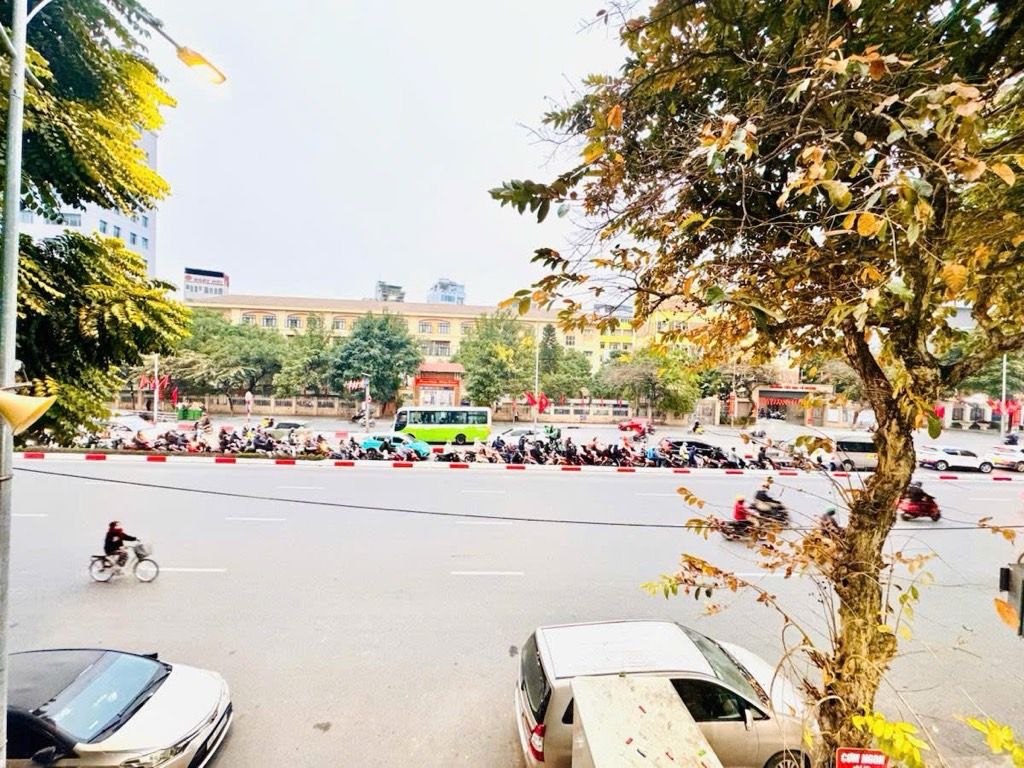 Bán nhà Đại Cồ Việt - diện tích 50m2 2 tầng - Ô TÔ ĐỖ CỬA - giá 3,6 tỷ