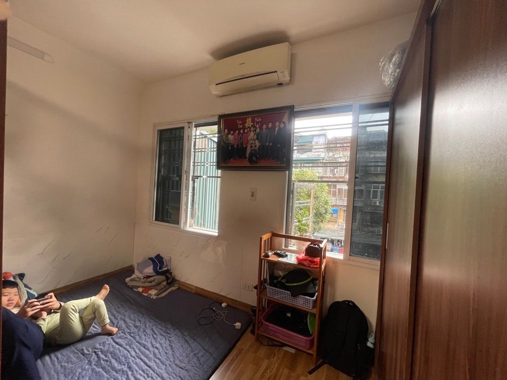 Bán nhà Nguyễn Công Trứ - diện tích 40,6m2 1 tầng - Ô tô con đỗ cửa - giá 4,5 tỷ