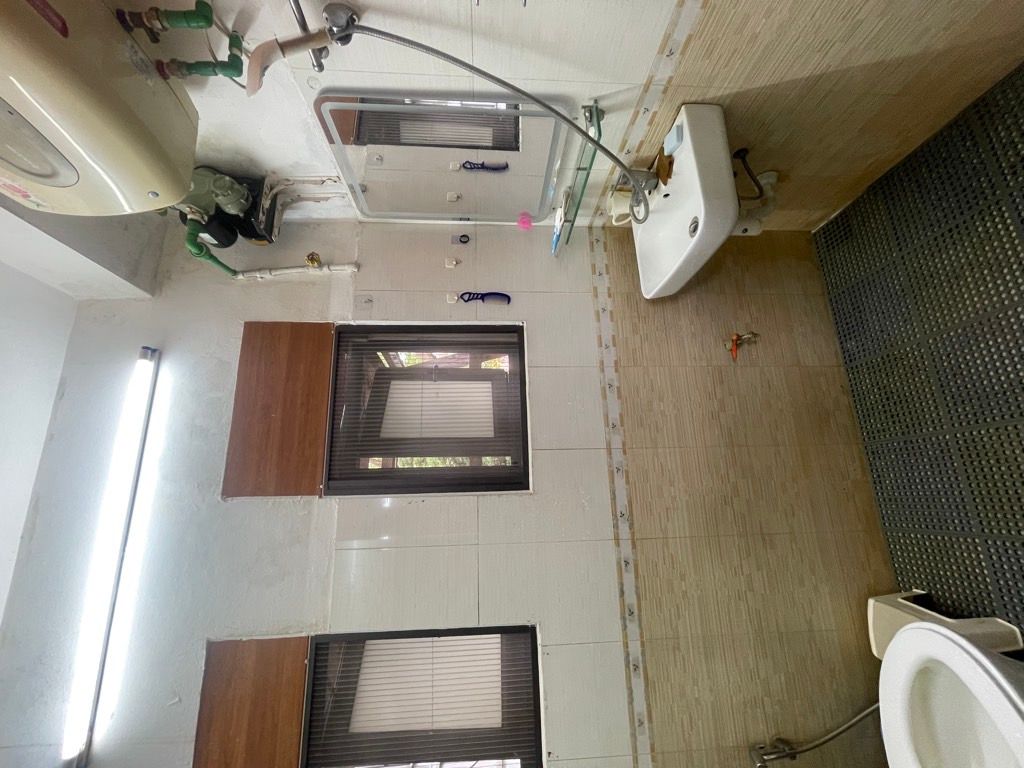 Bán nhà Nguyễn Công Trứ - diện tích 40,6m2 1 tầng - Ô tô con đỗ cửa - giá 4,5 tỷ