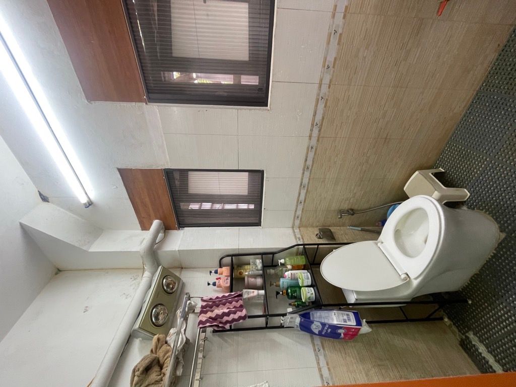 Bán nhà Nguyễn Công Trứ - diện tích 40,6m2 1 tầng - Ô tô con đỗ cửa - giá 4,5 tỷ