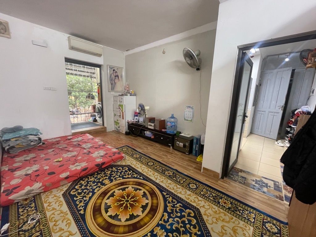 Bán nhà Nguyễn Công Trứ - diện tích 40,6m2 1 tầng - Ô tô con đỗ cửa - giá 4,5 tỷ