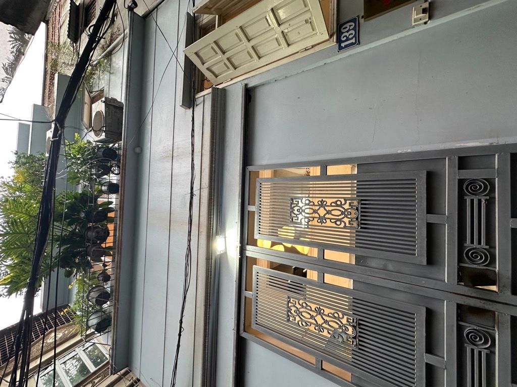 Bán nhà Đê La Thành - diện tích 36.6m2 4 tầng - Mặt tiền rộng đẹp - giá 8,6 tỷ