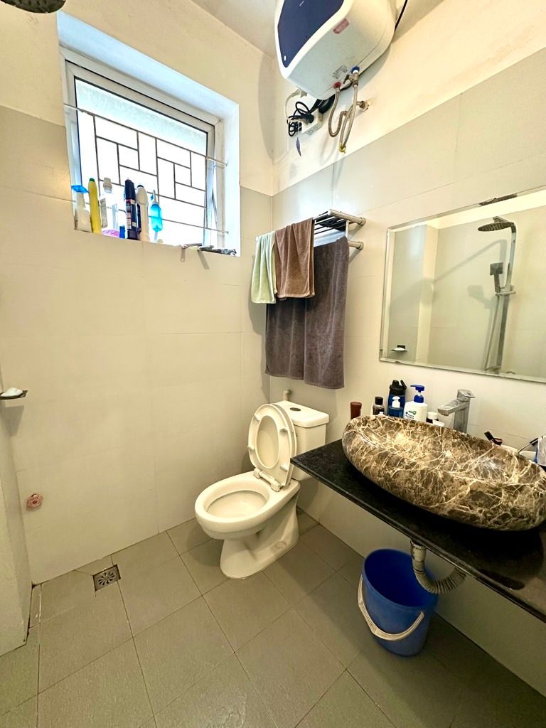 Bán nhà Đê La Thành - diện tích 36.6m2 4 tầng - Mặt tiền rộng đẹp - giá 8,6 tỷ