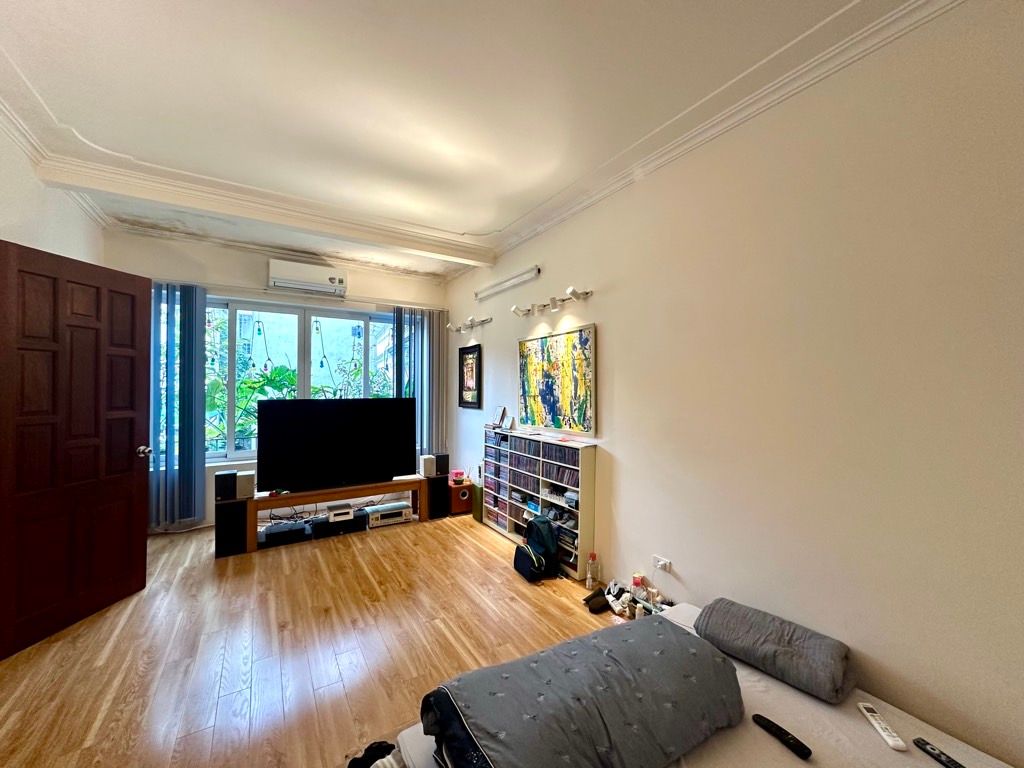 Bán nhà Đê La Thành - diện tích 36.6m2 4 tầng - Mặt tiền rộng đẹp - giá 8,6 tỷ