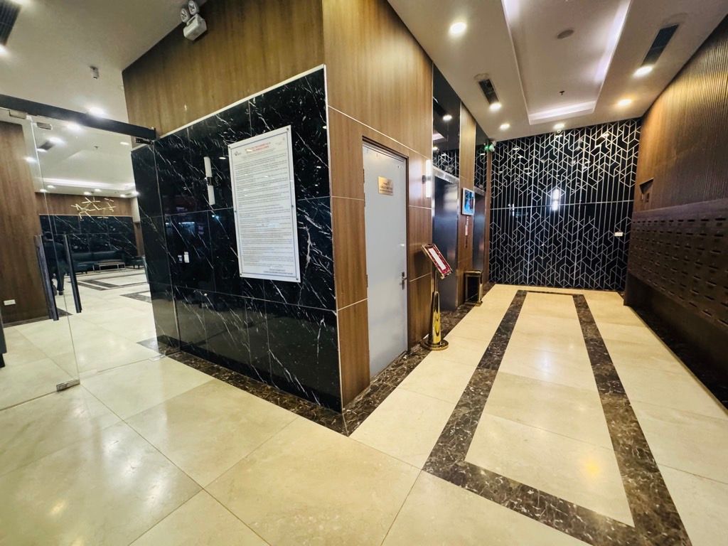 Bán nhà Lê Văn Lương - diện tích 102m2 11 tầng - Căn hộ chung cư 3 ngủ cao cấp - giá 13,3 tỷ