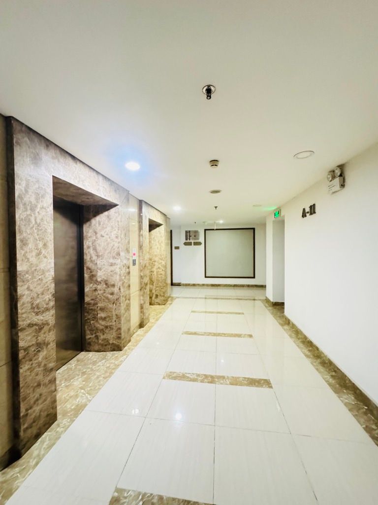 Bán nhà Lê Văn Lương - diện tích 102m2 11 tầng - Căn hộ chung cư 3 ngủ cao cấp - giá 13,3 tỷ