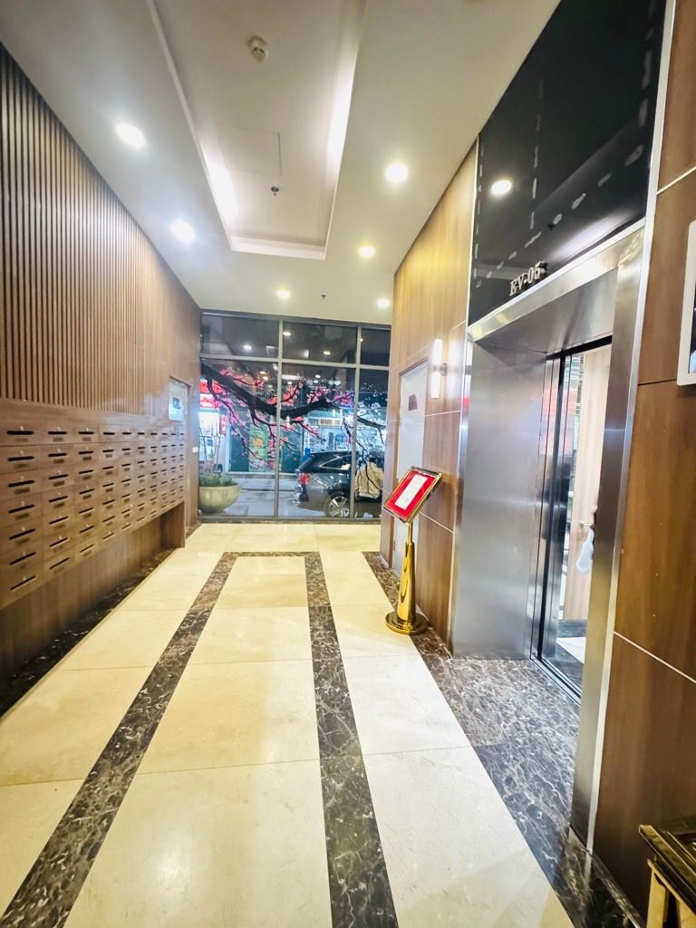 Bán nhà Lê Văn Lương - diện tích 102m2 11 tầng - Căn hộ chung cư 3 ngủ cao cấp - giá 13,3 tỷ