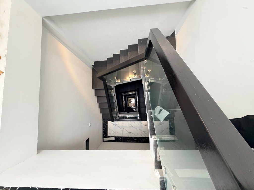 Bán nhà Dương Văn Bé - diện tích 36m2 5 tầng - thang máy, nở hậu - giá 11,4 tỷ