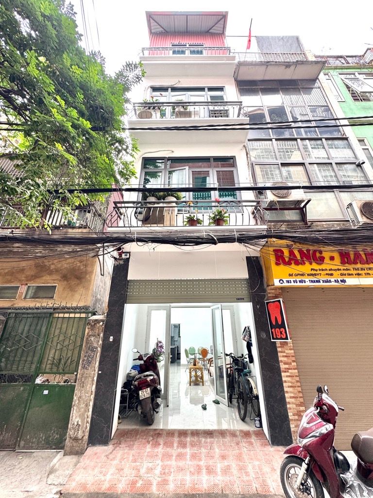 Bán nhà Vũ Hữu - diện tích 35.8m2 4 tầng - 2 mặt thoáng - giá 15,5 tỷ