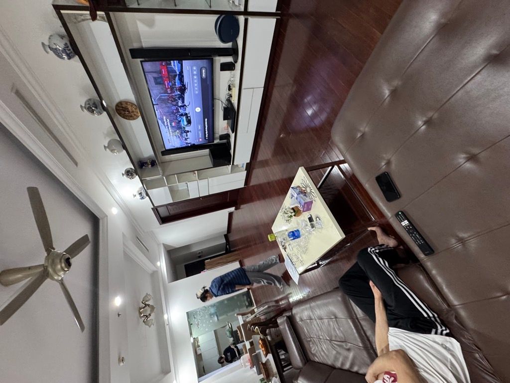 Bán nhà Nguyễn Trãi - diện tích 143.6m2 1 tầng - Căn hộ cao cấp Royal - giá 18 tỷ