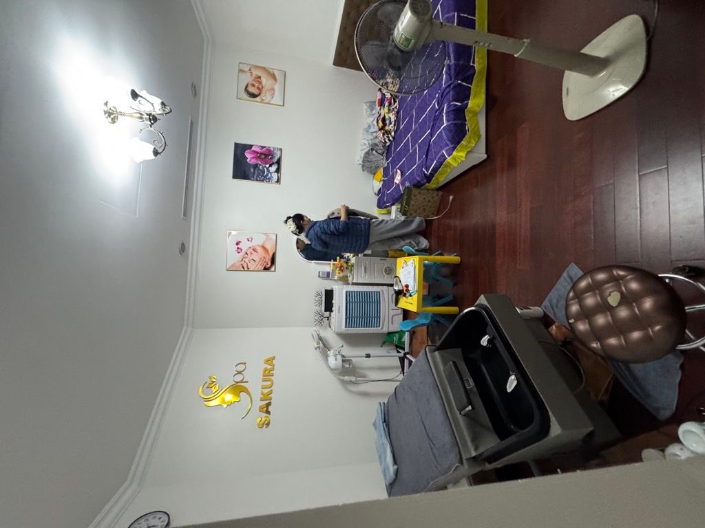 Bán nhà Nguyễn Trãi - diện tích 143.6m2 1 tầng - Căn hộ cao cấp Royal - giá 18 tỷ