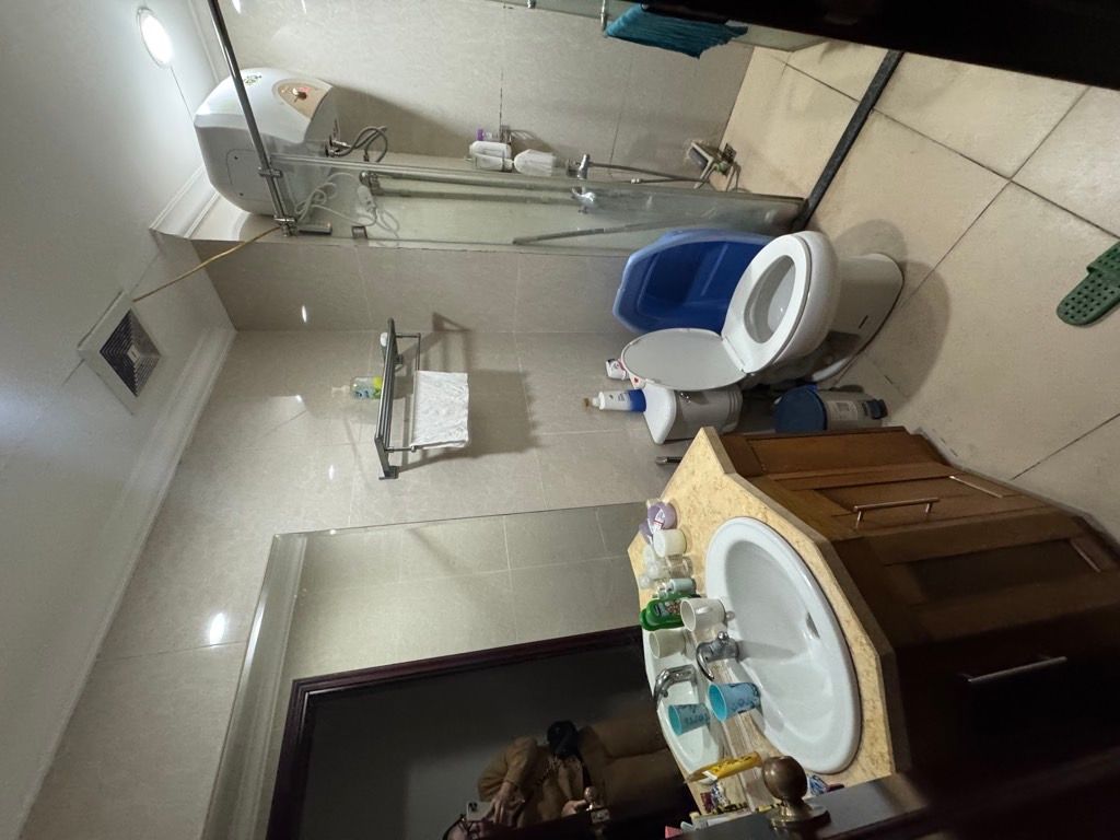 Bán nhà Nguyễn Trãi - diện tích 143.6m2 1 tầng - Căn hộ cao cấp Royal - giá 18 tỷ