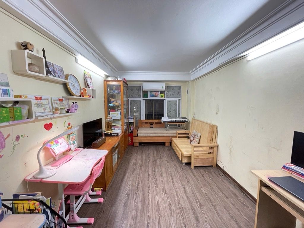 Bán nhà Lê Thanh Nghị - diện tích 22,3m2 5 tầng - Ngõ thông, ô tô tránh - giá 8,6 tỷ