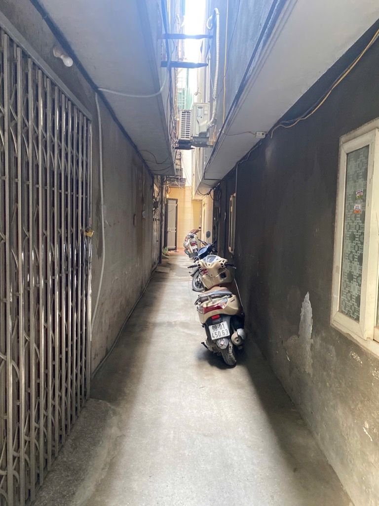 Bán nhà Định Công Thượng - diện tích 33.1m2 3 tầng - nhà đẹp hiếm có - giá 3 tỷ