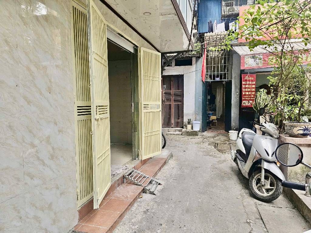 Bán nhà Phương Mai - diện tích 27m2 3 tầng - Lô góc kinh doanh sầm uất - giá 3,8 tỷ