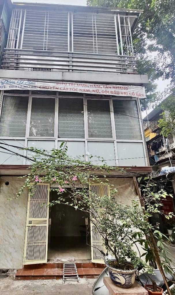 Bán nhà Phương Mai - diện tích 27m2 3 tầng - Lô góc kinh doanh sầm uất - giá 3,8 tỷ