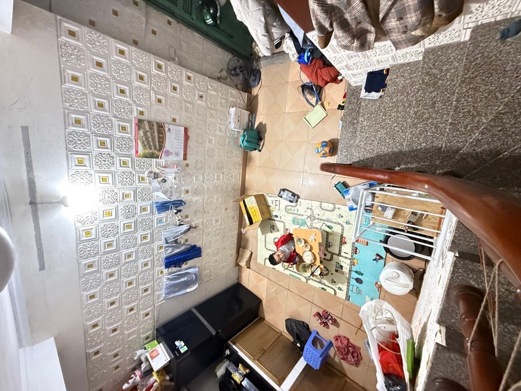 Bán nhà Đông Thiên - diện tích 27m2 2 tầng - gần các trường học từ mẫu giáo đến hết phổ thông - giá 2,3 tỷ